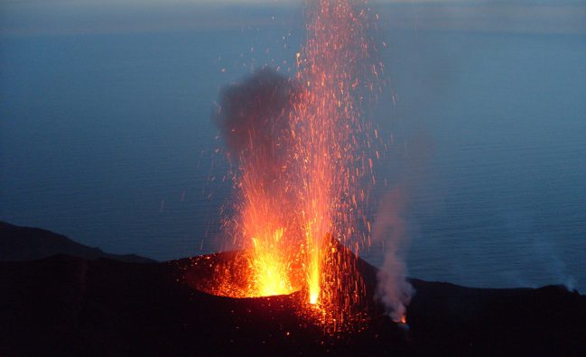 Erupción del volcán Stromboli