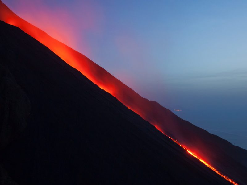 erupción de la isla de Stromboli (Sciara del Fuoco)