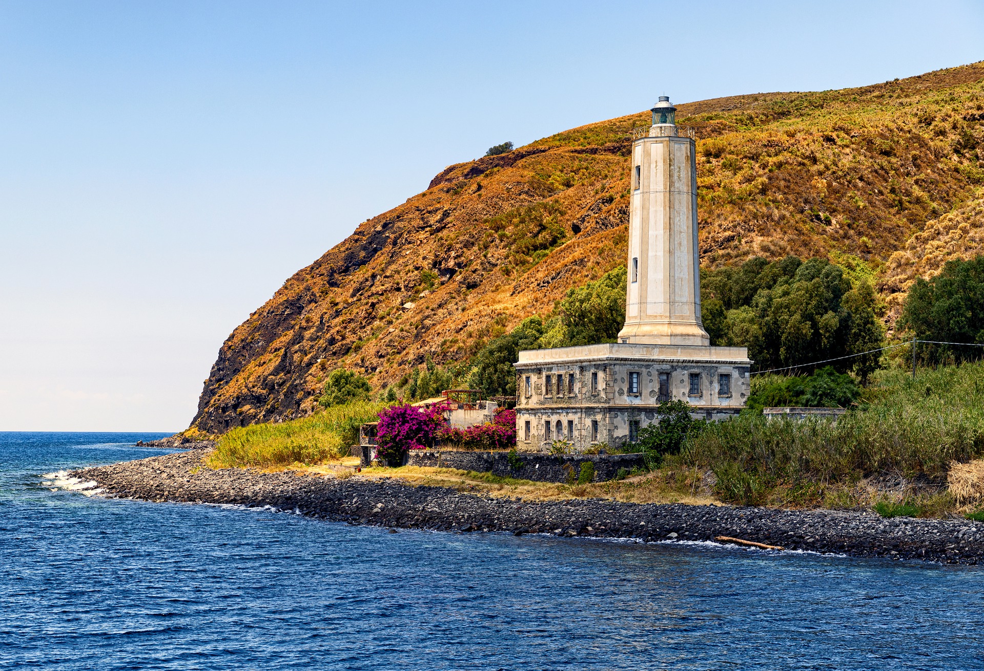Visit of the Lighthouse of Vulcano in Gelso