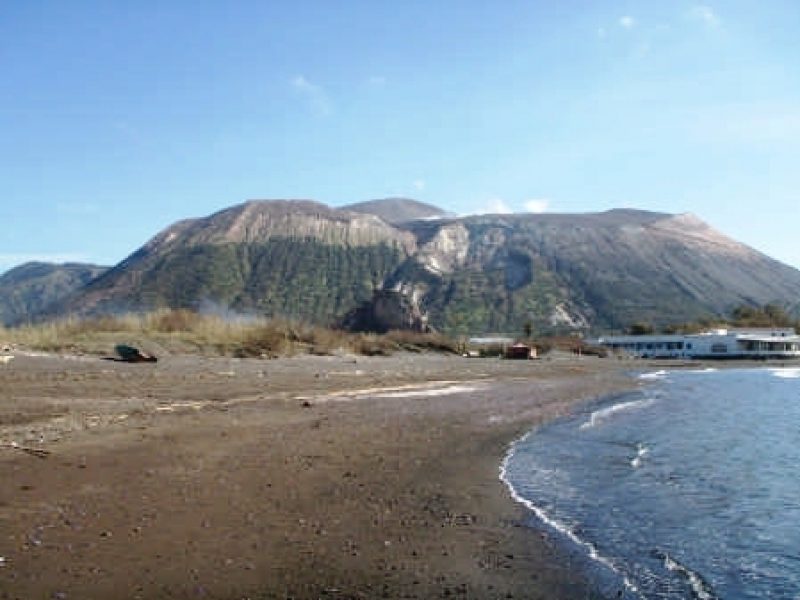 Sabbie-Nere-Isola-di-Vulcano