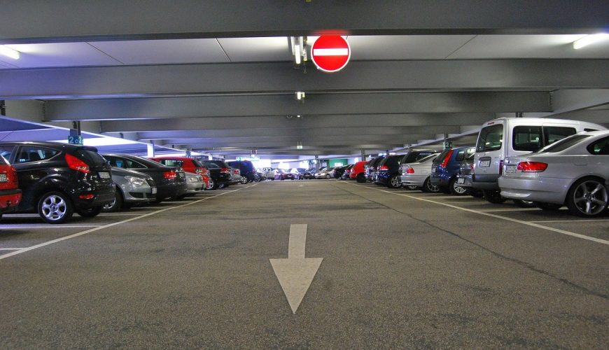 Parcheggio custodito coperto al Porto di Milazzo per auto medie