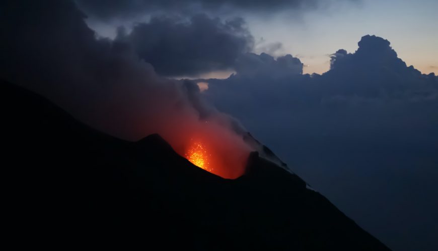 Vacaciones en Stromboli con ascenso al volcán