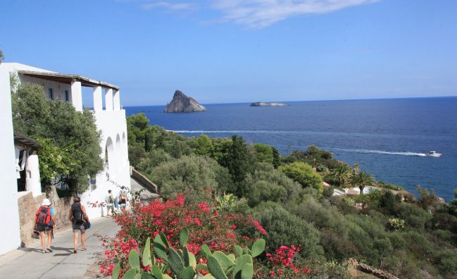 Vacation in Vulcano with boat trips to 6 Aeolian Islands