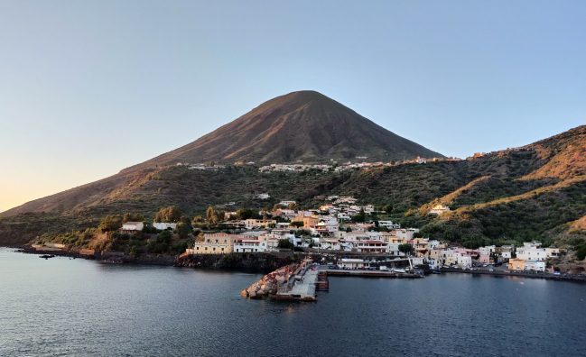 Excursions to the Aeolian Islands departing from Salina